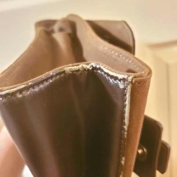 Cutter & Buck Toiletry Bag - Picture 5 of 7